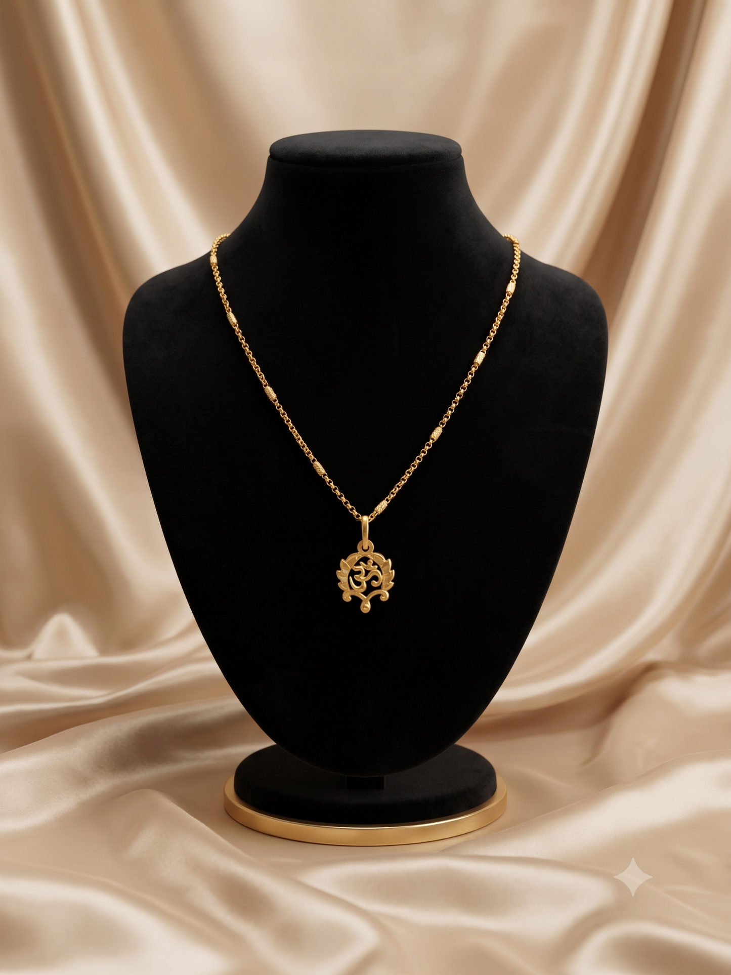 Vintage Look Kankhajura Design Chain With Diamond Design Sun Face Gold Plated Pendant For Men