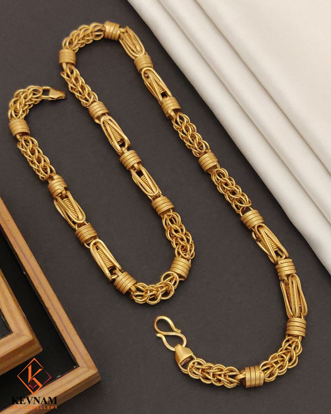 New High quality Men’s Fashion Rassa Kadi With Spring Design Chain For Men.