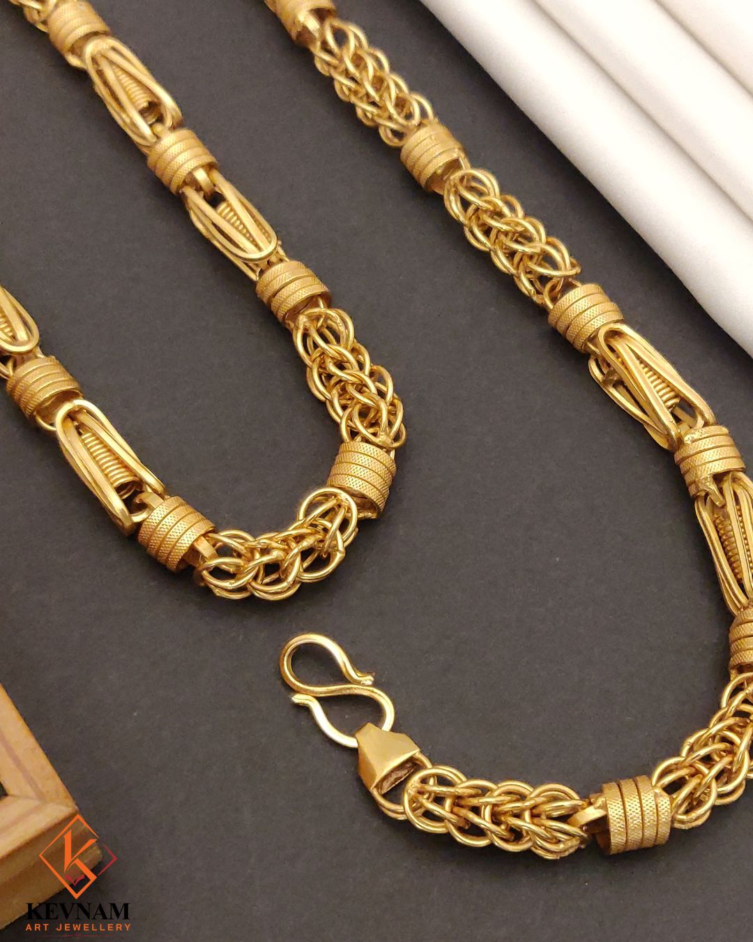 New High quality Men’s Fashion Rassa Kadi With Spring Design Chain For Men.