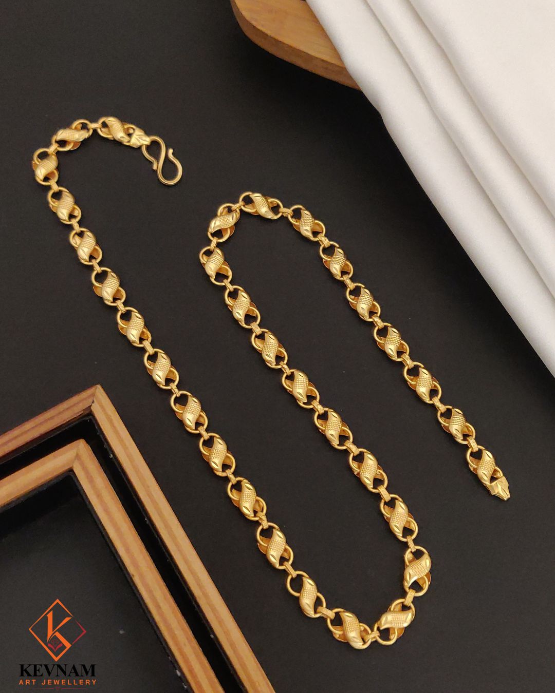 Exclusive Design Gold Plated Royal Leaf Link Chain for Men.