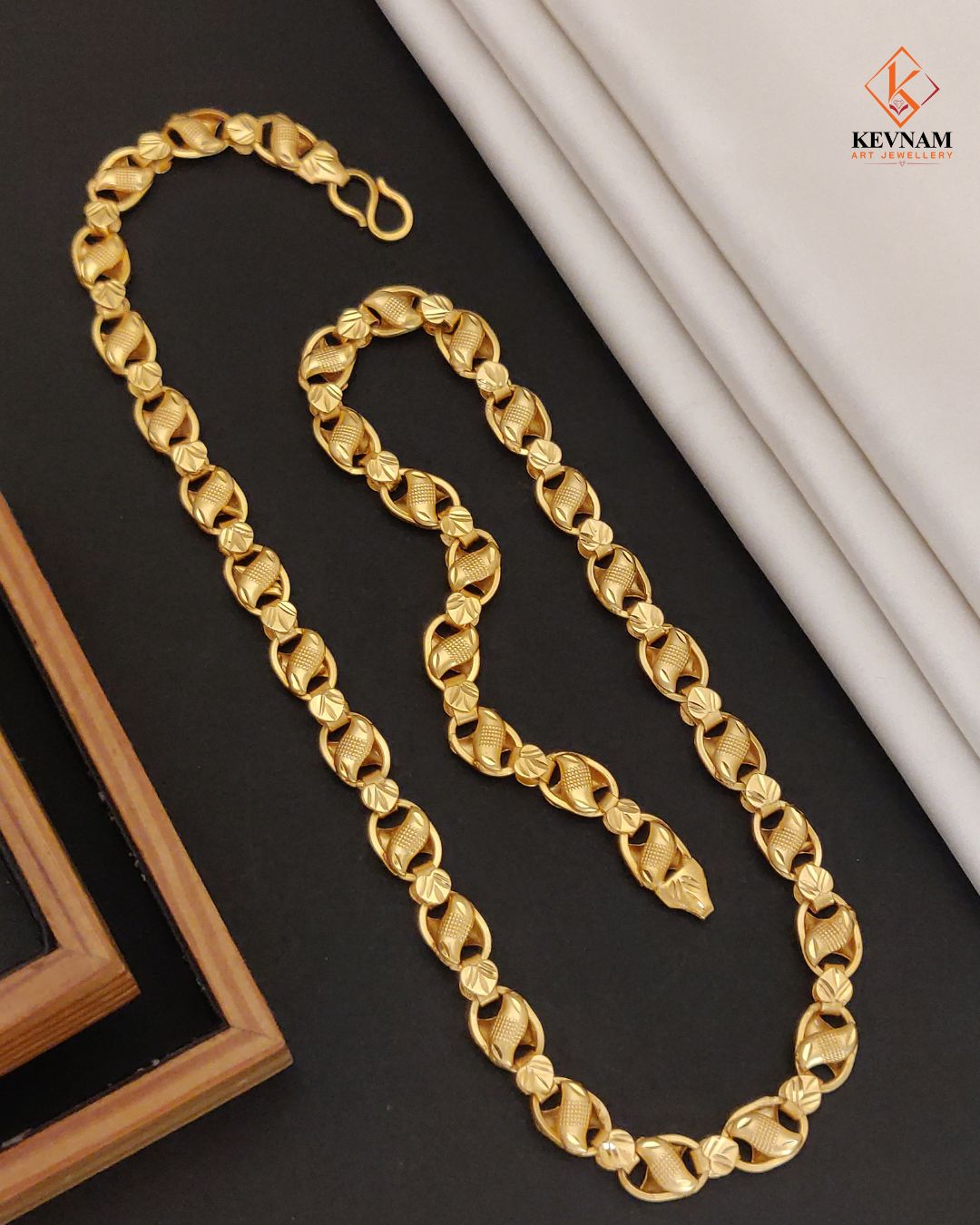 Exclusive Design Gold Plated Koyali Bindi Chain For Mens.